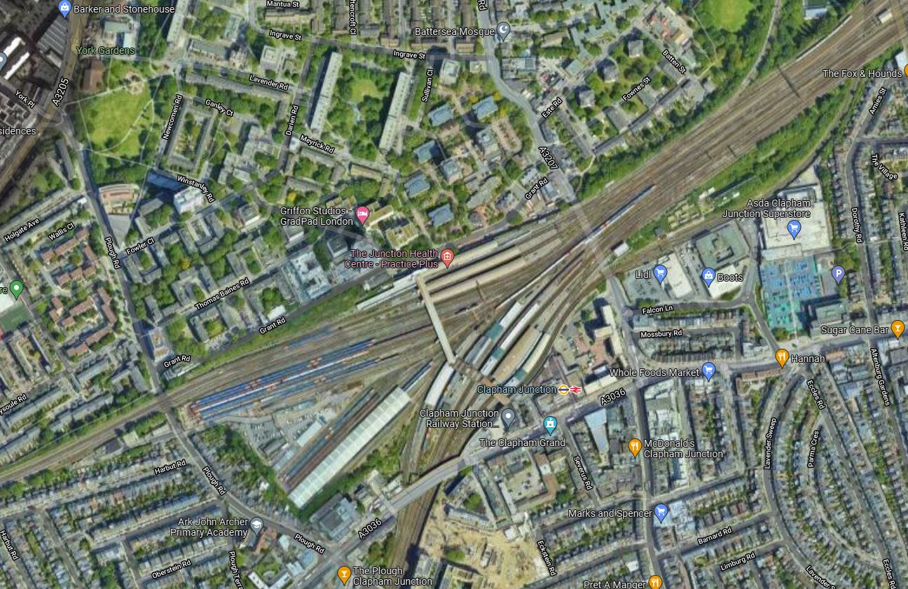 what travel zone is clapham junction